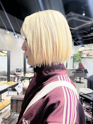 ミルクティーベージュ　グレージュ　切りっぱなしボブ