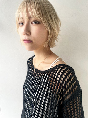 ハイトーンショートボブ