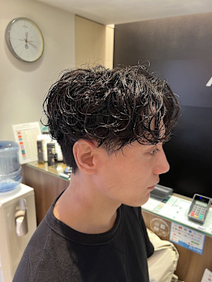 ツイストスパイラルパーマ｜ツイストスパイラル×センターパート