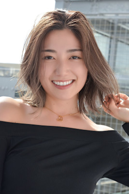 軽快な動きが楽しめるセミロングスタイル