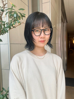 暗髪/ブルーブラック/レイヤーボブ/切りっぱなしボブ