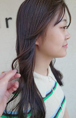 オリーブベージュ