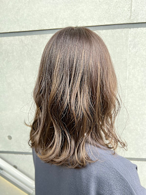 個室型美容室GULGUL 表参道店×ミディアム