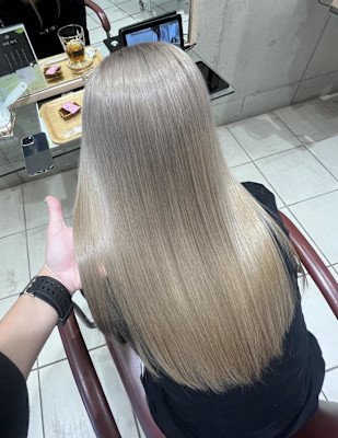ブロンドベージュ ダブルカラー ハイトーン 20·30代