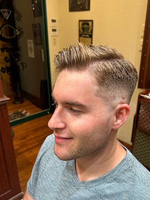 MEN’S外国人風サイドパートスキンフェード