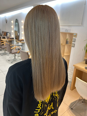 ホワイトベージュ