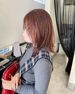 ピンクグレージュ