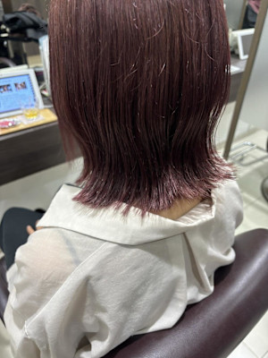 ピンクベージュ