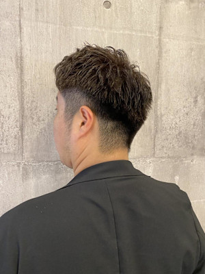 刈り上げ×ベージュ