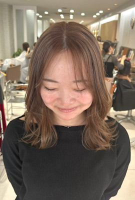  ベージュカラー