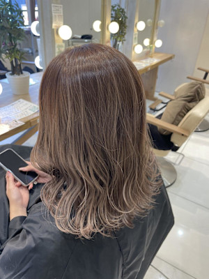 グレージュブラウンカラー　（千田）