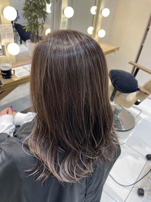 コントラストハイライトグレージュ　（千田）