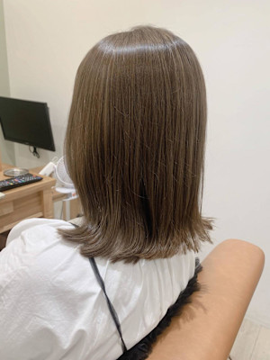 透け感グレージュ