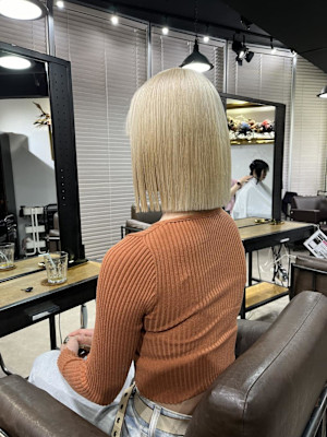 ミルクティーベージュ　グレージュ　切りっぱなしボブ