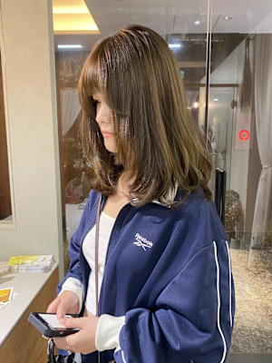 《花屋併設》オリーブベージュ　レイヤーカット