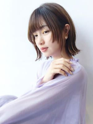 ボブウルフ薄めバングレイヤーカット