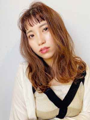 くびレイヤーふんわりカール艶髪20代30代