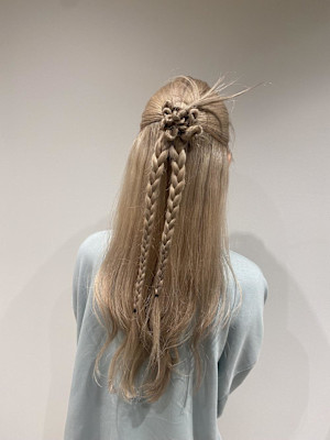 カチモリハーフアップ