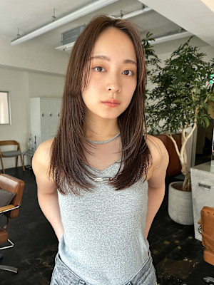 顔まわりレイヤーカット　グレージュ