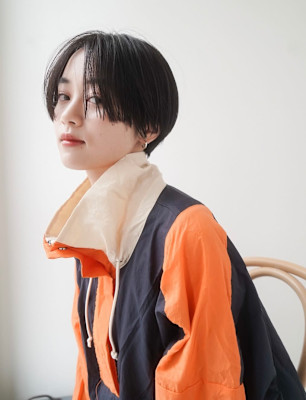 ハンサムショート　暗髪　メンズライク