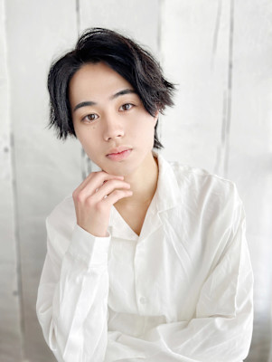 20代30代40代 外ハネワイルドアップバング