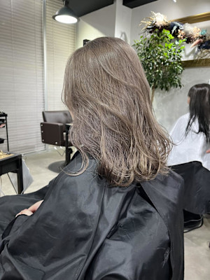 ミルクティーベージュ　グレージュ　切りっぱなしボブ