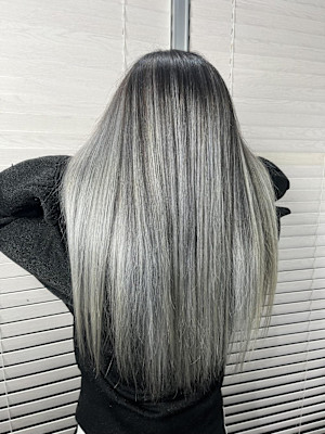 ハイライト バレイヤージュ  デザインカラー シルバーカラー