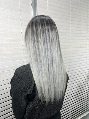 ハイライト バレイヤージュ  デザインカラー シルバーカラー