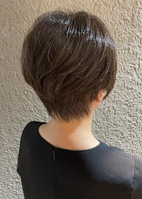 短めが潔いヘルシーショート