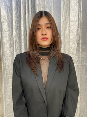 ステップボーンカットハイレイヤースタイル