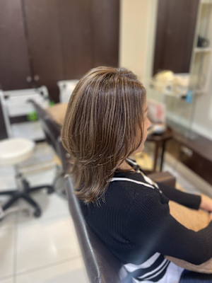 脱白髪染めハイライトカラー