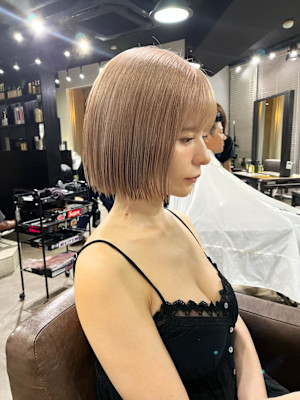 ミルクティーベージュ　グレージュ　切りっぱなしボブ