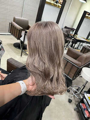 ミルクティーベージュ　グレージュ　切りっぱなしボブ