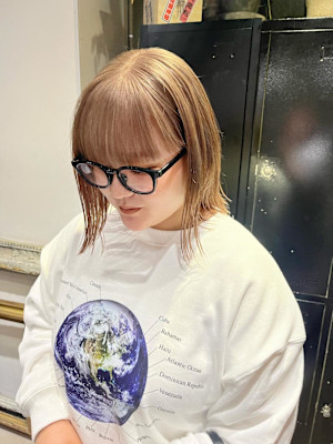 ミルクティーベージュ　グレージュ　切りっぱなしボブ