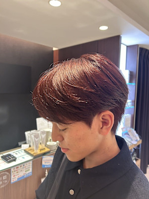 韓国ヘア　シースルーマッシュ　カルマ　赤　表参道