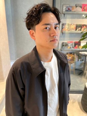 ニュアンスパーマ　緩めパーマ　ビジネス　ツーブロック　爽やか