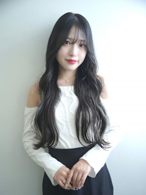 韓国風レイヤー大人黒髪ロングウェーブ巻きシースルーバング