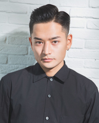 サイドパートスタイル