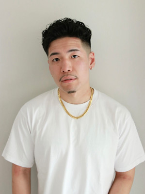 宮城リョータ風　外国人風パーマ　ハードパーマ　スキンフェード