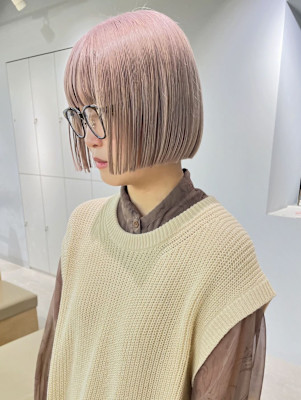 ぱつっとリップラインボブ×ハイトーンカラー/ホワイトカラー