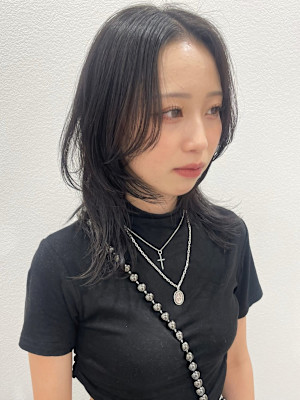 ミディアムウルフ　顔周りレイヤー