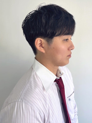 ビジネスショート　ツーブロックマッシュ　毛流れパーマ