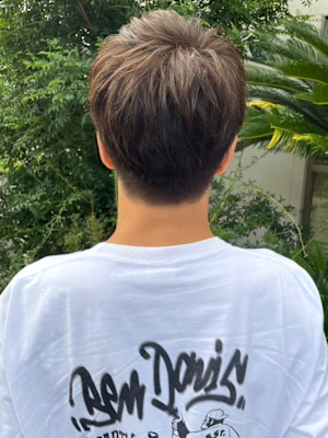 刈り上げ爽やかショート　アッシュベージュ　簡単スタイリング