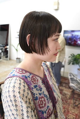 ミニボブ×顔まわりレイヤー