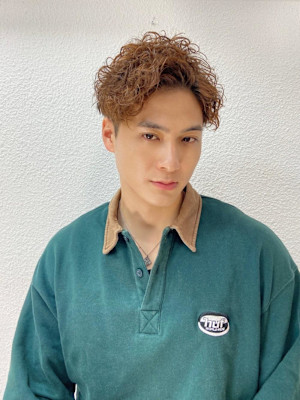 かきあげバングショートパーマ