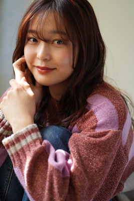 暖色カラーでカジュアルフェミニン