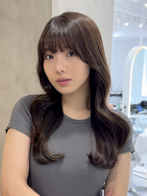 韓国風　艶髪　ロング