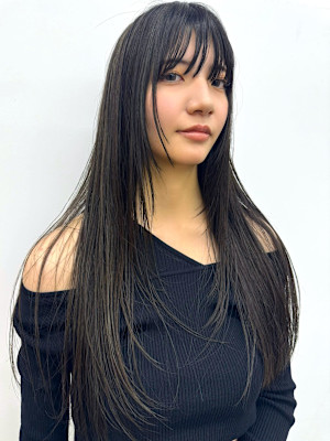 ロングレイヤー　顔周りレイヤーカット　韓国風　ストレートヘア