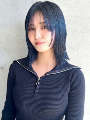 ブルーブラック　ボブレイヤー　顔周りカット　シースルーバング