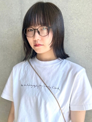 外ハネボブ　切りっぱなし　顔周りレイヤー　暗髪カラー